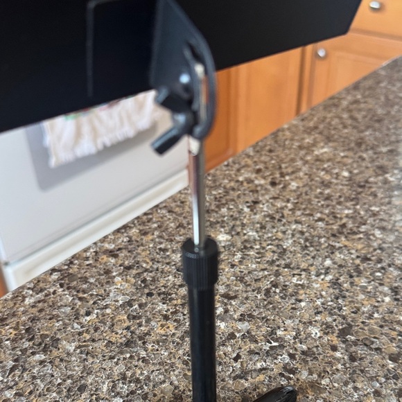 American Girl Doll Musical Instrument Set - Stand, Flute, Chart and 2 books - Picture 3 of 11